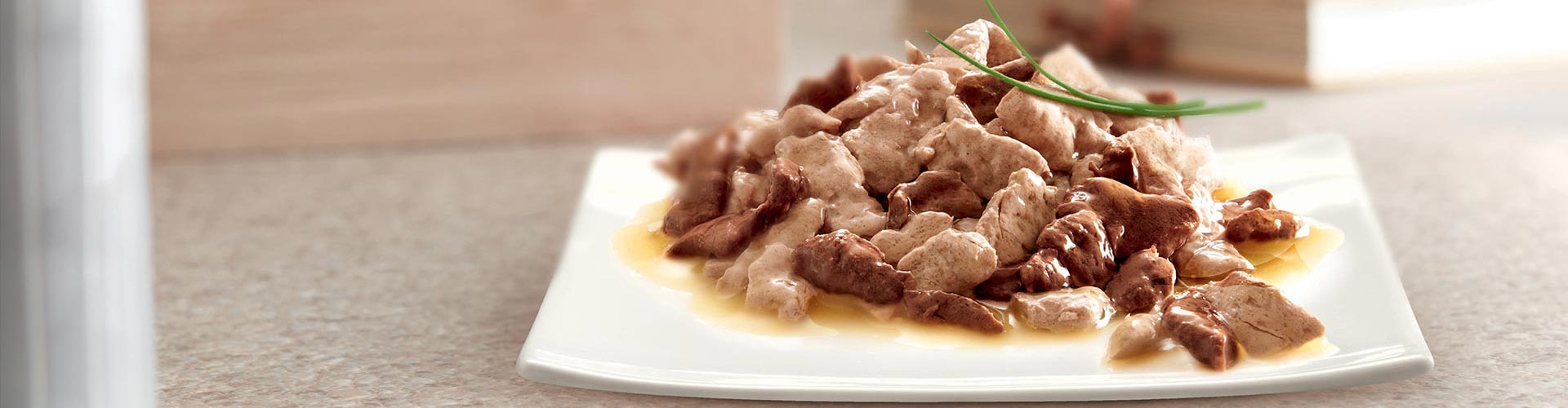 select slices in gravy